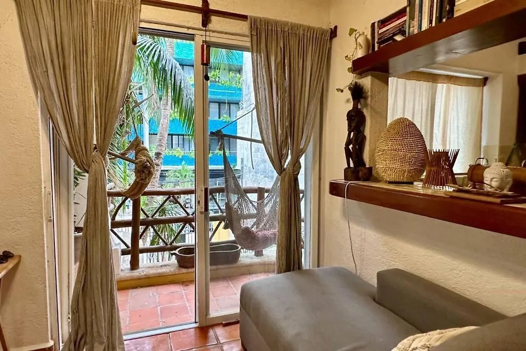 Bohemian Beachside Condo بلايا ديل كارمن شقة